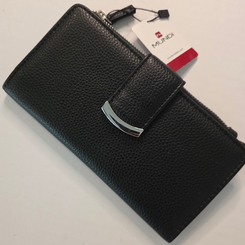 Mundi Layla Black Pebbled Bifold Wallet Snap Closure Silver Hardware New